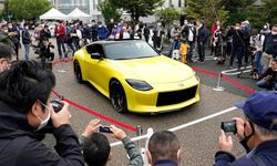 ขวัญใจแฟนๆ! Nissan Z Proto โผล่โชว์ตัวครั้งแรกกลางกรุงโตเกียว (คลิป)