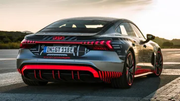 Audi e-tron GT 2021 ใหม่ สปอร์ตซีดานขุมพลังไฟฟ้าจ่อเปิดตัว 9 ก.พ.นี้