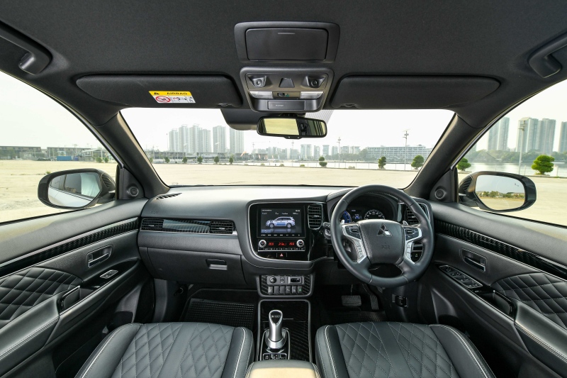 Mitsubishi outlander deals phev 2021 interior