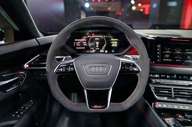 audi_etron_gt_01