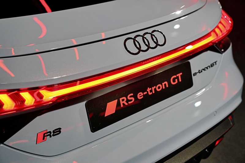 audi_etron_gt_11