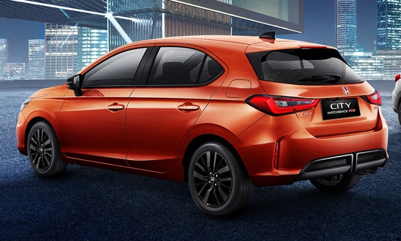 Honda City Hatchback 2021 เวอร์ชั่นอินโดฯ​ มีตัวถังสีส้มพร้อมเกียร์ธรรมดา 6 สปีดให้เลือก