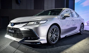 Toyota Camry 2022 ไมเนอร์เชนจ์พร้อมชุดแต่ง Modellista ราคา 41,000 บาท