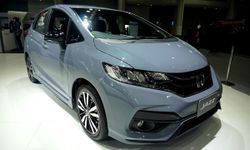 คันจริงอย่างสวย! Honda Jazz ใหม่ สีเทานม Sonic Gray Pearl จำกัดเพียง 1,500 คัน