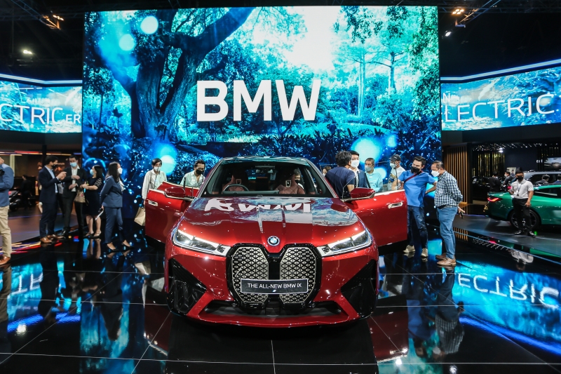 bmw_ix_07