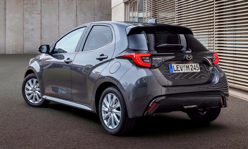 mazda2_hybrid_01