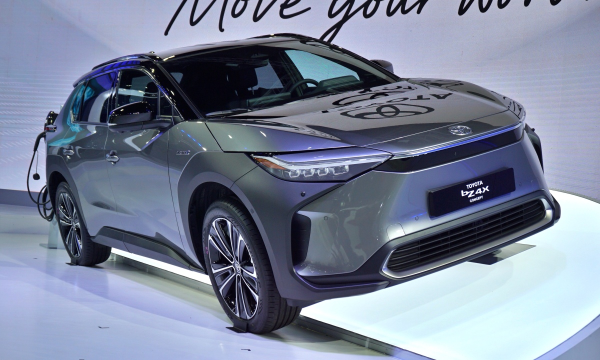 Toyota bZ4X ใหม่ รถไฟฟ้า 100% จากโตโยต้าเผยโฉมที่งานมอเตอร์โชว์ 2022