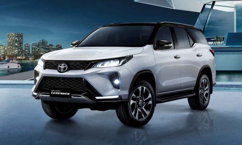 Toyota Fortuner Legender 