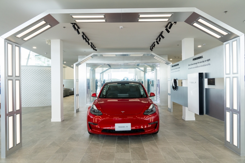 tesla_center_06