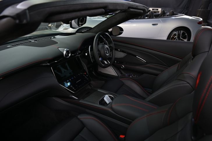 maserati_grancabrio_04