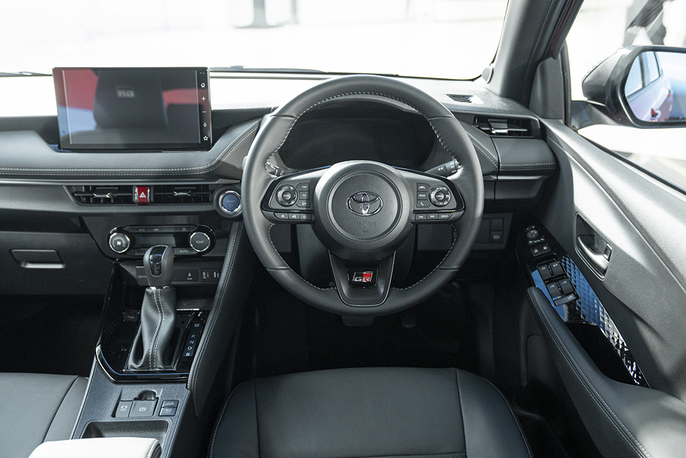 toyota_yaris_ativ_hev_gr_inte