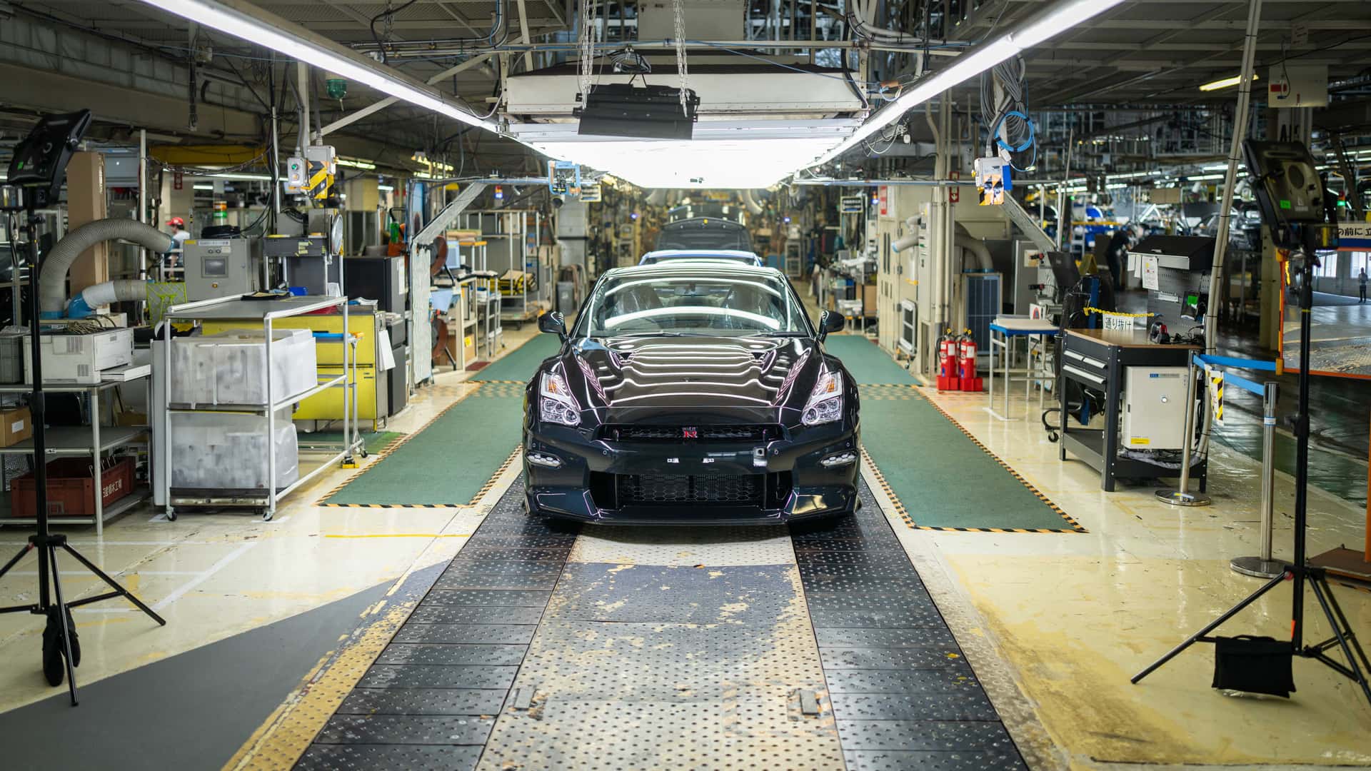 final-nissan-gt-r(1)