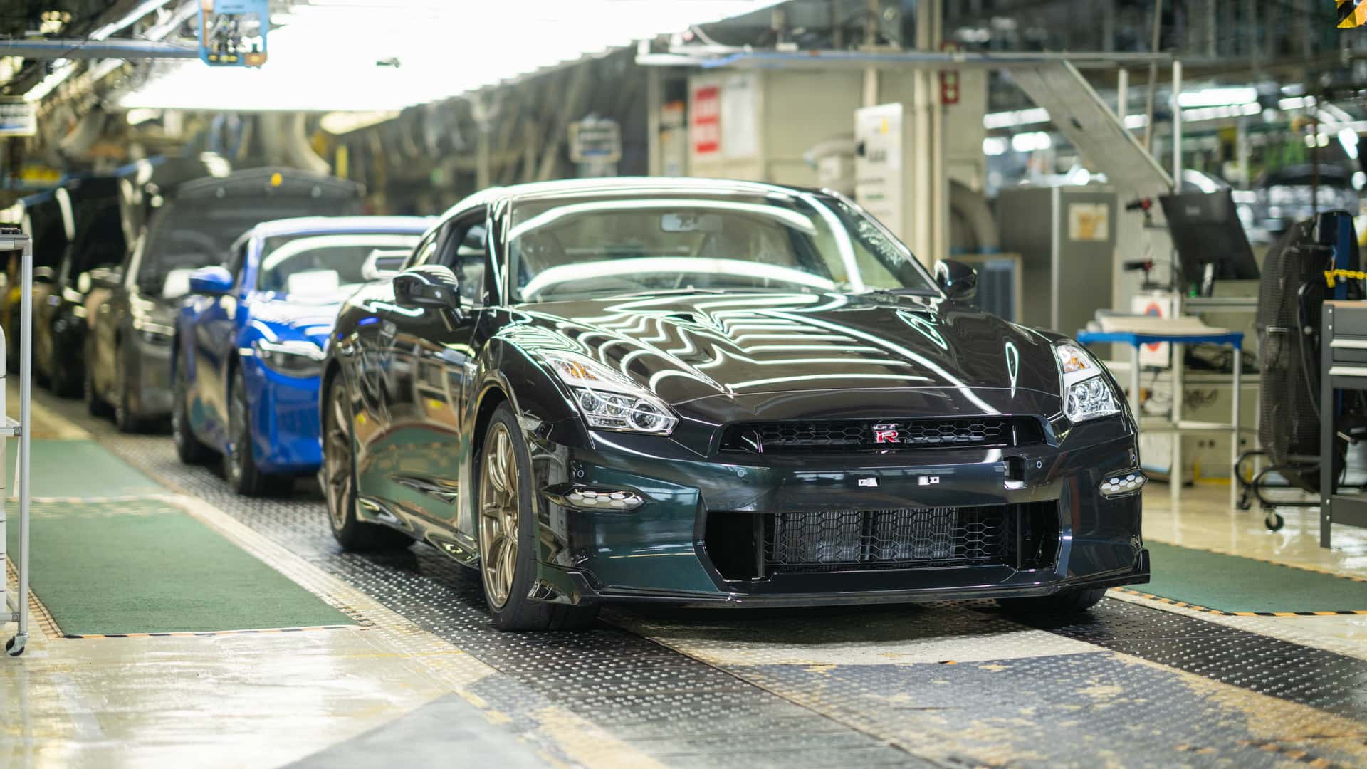 final-nissan-gt-r(3)