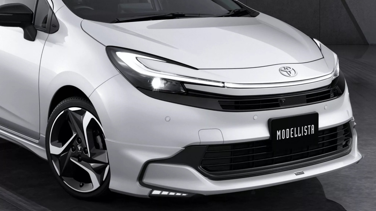 batch_2025-toyota-aqua-modell