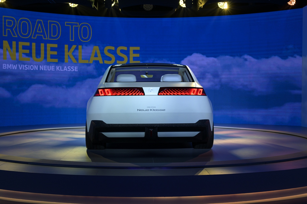 bmwvisionneueklasse-1033_b