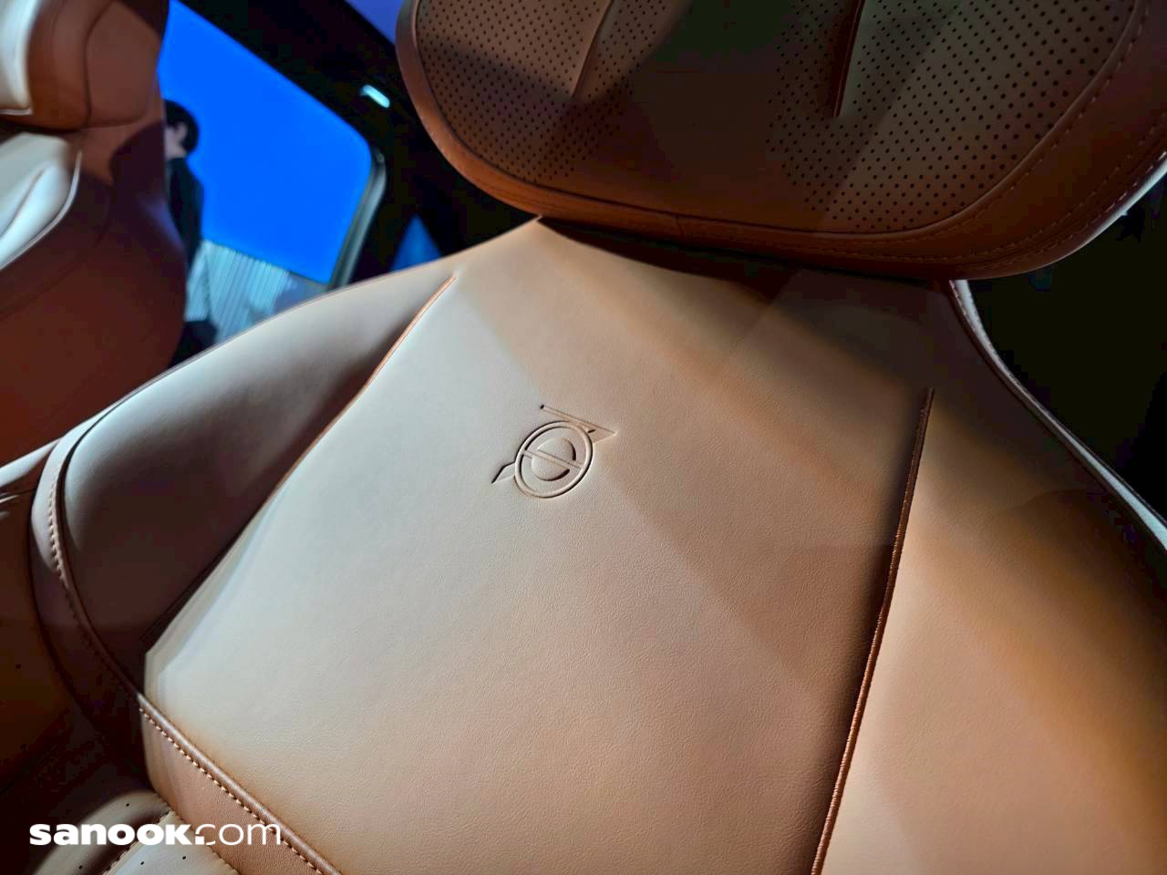 batch_line_album_dee_251020_4_4