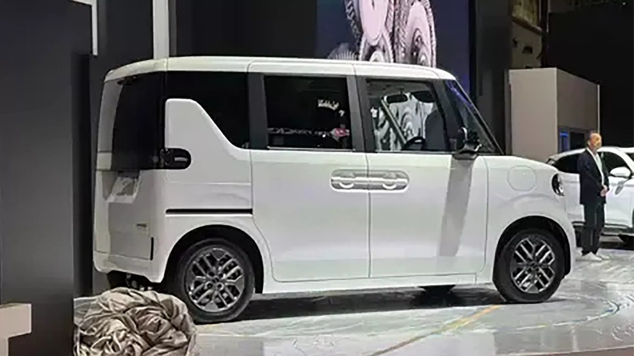 batchbyd-racco-kei-car-leak-3