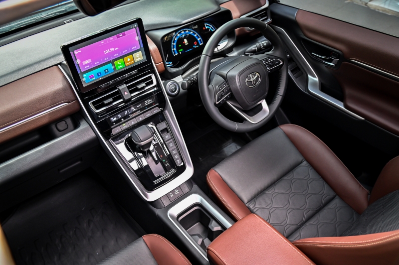 innova_zenix_review_07