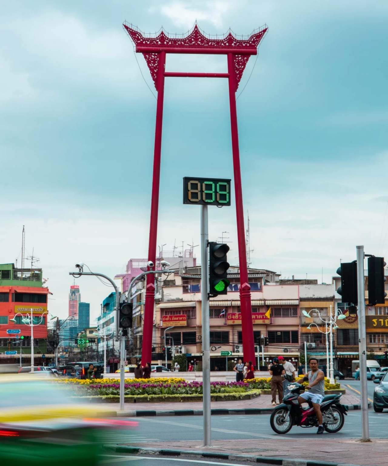 1775181358387911_batch