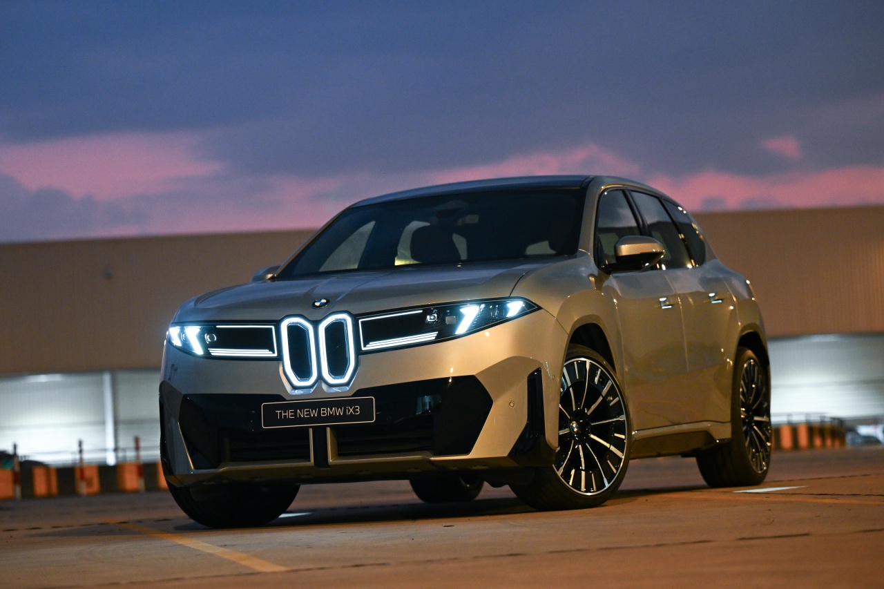 bmwix350xdrivemsport_bat