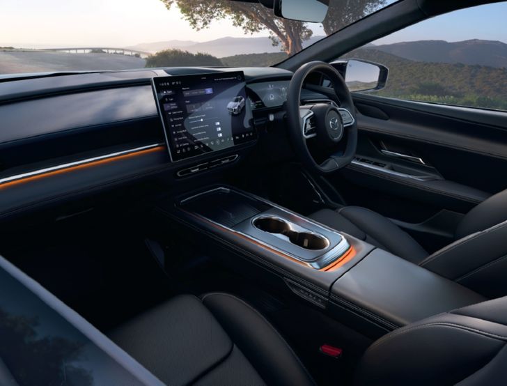 brmazda6e_photo_p16-p17-09_b