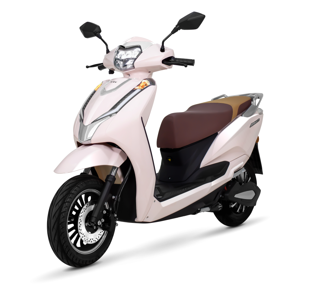 ajev_beat_white_left-1024x980