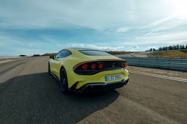 mercedes-amg-gt-4-door-coupe-_1