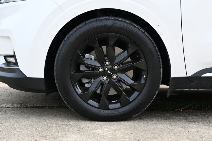 kia_carnival_sxl_luxury_revie