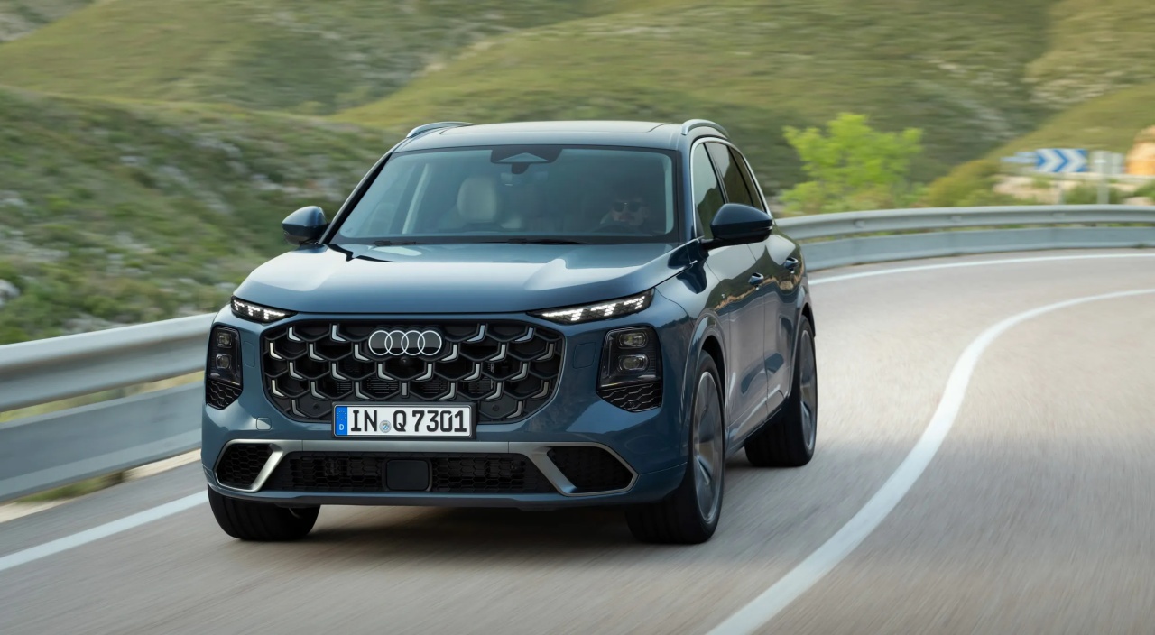 2027-audi-q7-00013_batch