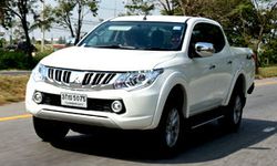 รีวิว Mitsubishi Triton 2015 ใหม่ เปลี่ยน... ดียิ่งขึ้น