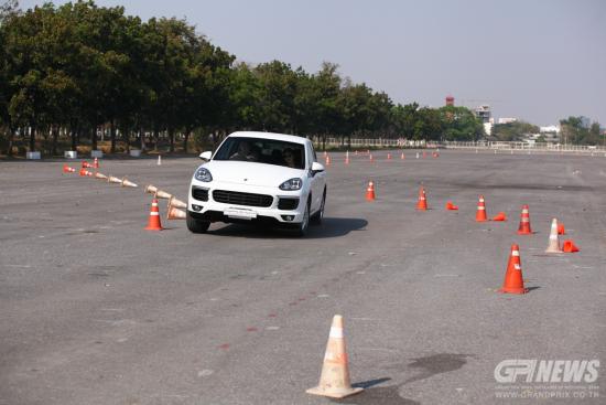 Porsche Cayenne S E-Hybrid 25