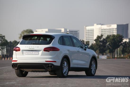 Porsche Cayenne S E-Hybrid 11