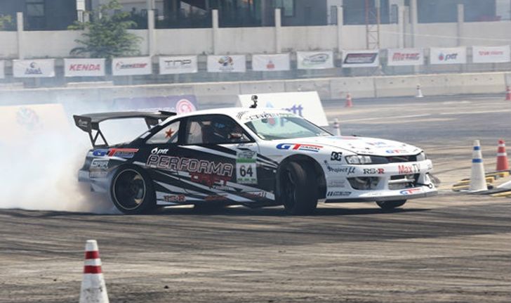 PTT PERFORMA DRIFT TEAM ในการแข่งขัน All Star Drift Thailand 2015