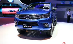 Toyota Hilux Revo 2015 ใหม่ เปิดตัวแล้วอย่างเป็นทางการครั้งแรก เคาะรุ่นท็อป 1.139 ล้านบาท