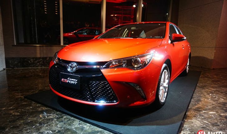 Toyota Camry ESport ใหม่ เปิดตัวแล้วเคาะ 1.639 ล้านบาท