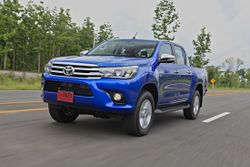 รีวิว Toyota Hilux Revo 2015 ใหม่ สวยลงตัว ขับสนุก อ็อพชั่นเพียบ