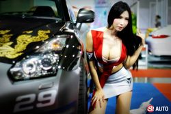 พริตตี้น่ารักๆในงาน Auto Salon 2015 ซี๊ดไม่เบา