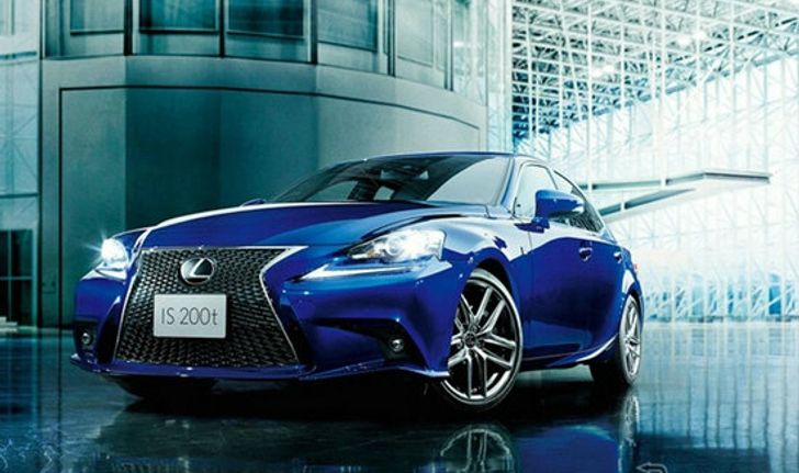 Lexus เพิ่มรุ่น 'IS300h' ขับเคลื่อนสี่ล้อ เคาะราคาจำหน่าย 1.4 ล้านที่ญี่ปุ่น