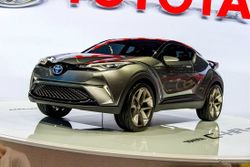 Toyota C-HR Concept เวอร์ชั่น 5 ประตูเผยโฉมแล้วที่งาน Frankfurt Motor Show 2015