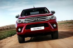 เผยโฉม Toyota Hilux 2016 สเป็คยุโรป อ็อพชั่นเยอะกว่าไทยนิดหน่อย