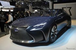 Lexus LF-FC ต้นแบบรถไฮโดรเจนสุดหรูเปิดตัวที่ Tokyo Motor Show 2015