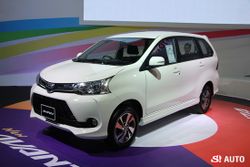รถใหม่บูธ Toyota ในงาน Motor Expo 2015