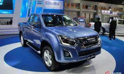 รถใหม่บูธ Isuzu ในงานมอเตอร์เอ็กซ์โป 2015