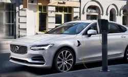 Volvo S90 T8 ใหม่ พร้อม 'เครื่องยนต์คู่' เตรียมเปิดตัวต้นปี 2016