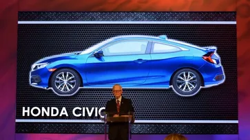 Honda Civic โฉมใหม่ ได้รับรางวัลรถยนต์ยอดเยี่ยมในอเมริกาเหนือประจำปี 2016