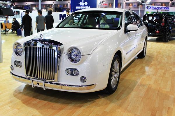 MITSUOKA