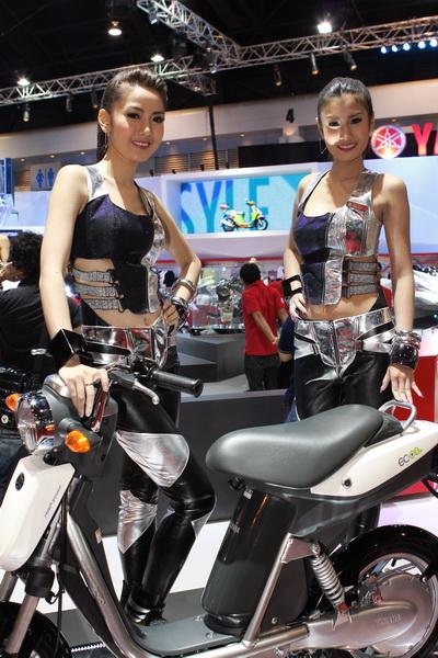พริตตี้  Yamaha มอเตอร์โชว์ 2011