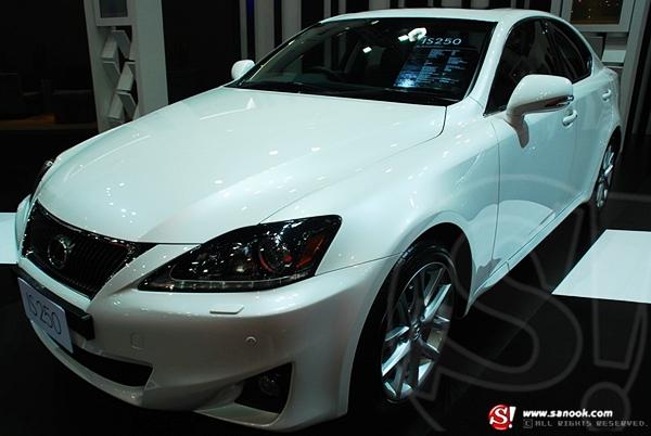 มอเตอร์โชว์ 2011 LEXUS