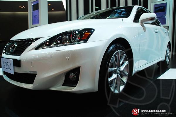 มอเตอร์โชว์ 2011 LEXUS