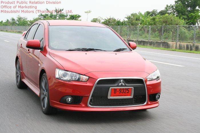 Test drive Mitsubishi Lancer EX 2011
